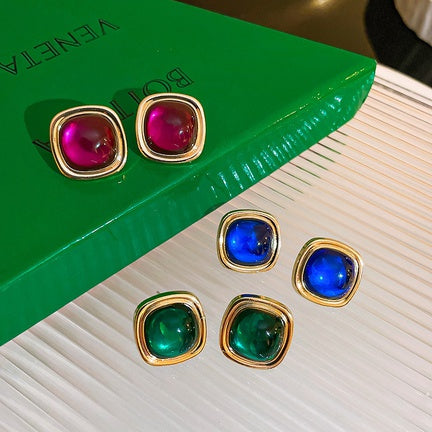 Marilyn Studs